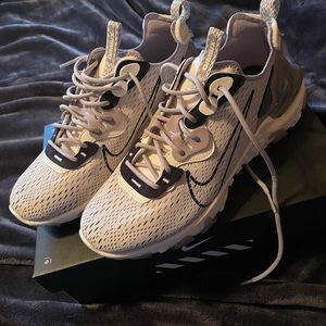 Dimsix nike react vision